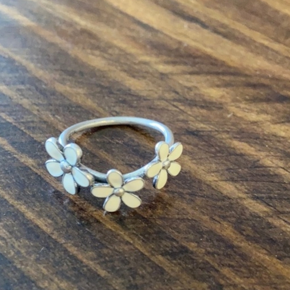 Pandora Floral Ring 7.5/ALE56
